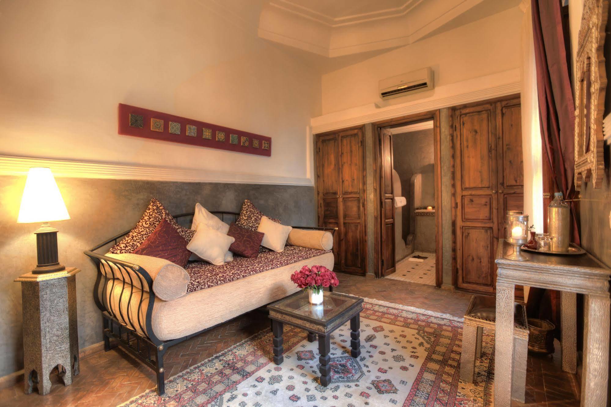 Riad Le Clos Des Arts Marrakesh Bagian luar foto